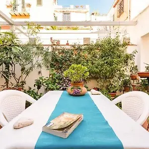 At Kalsa Quiet Flowered Terrace! Free Parking! Ideal For Remote Working! Apartment